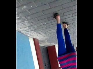 leggings voyeur