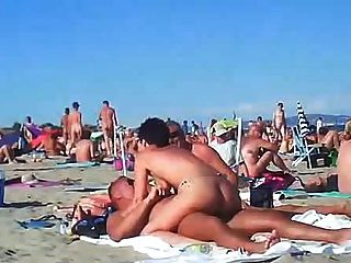 voyeur swingers beach