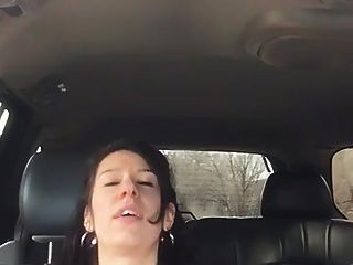 granny fingering to orgasm